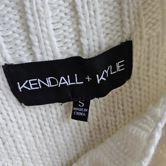 Kendall & Kylie White Knit Crop Top - Picture 3 of 4